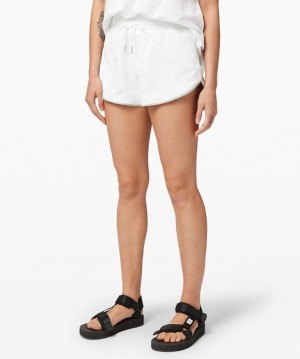 Lululemon Choose a Side Reversible Mid-Rise Short 3 Kadın Şort Beyaz Beyaz | HKWJ-54890