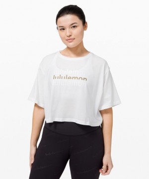 Lululemon Cortes Crop T-Shirt Logo Kadın Üstler Beyaz | YVNC-52817
