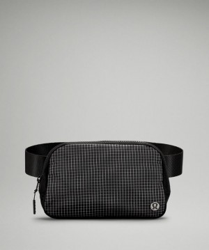 Lululemon Everywhere Belt Bag Accessories Çantası Siyah Beyaz | JQPD-34197