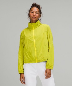 Lululemon Lightweight Hooded Jacket Kadın Mont Sarı | LROZ-81259