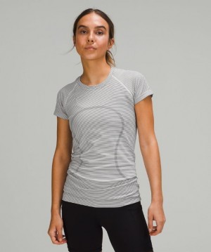 Lululemon Swiftly Tech Short Sleeve 2.0 Kadın Üstler Çizgili Beyaz Siyah | LTEO-85329