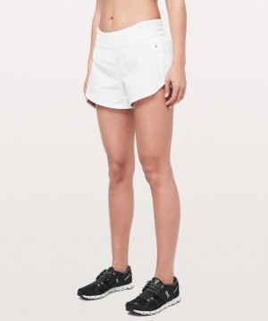 Lululemon Tracker Mid-Rise Short 4 2-Way Stretch Kadın Şort Beyaz | CBRN-70481